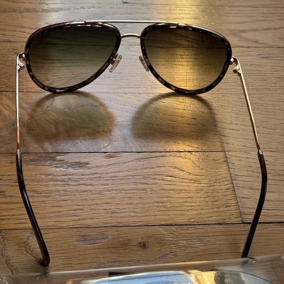 Quay sunglasses - Picture 3 of 4
